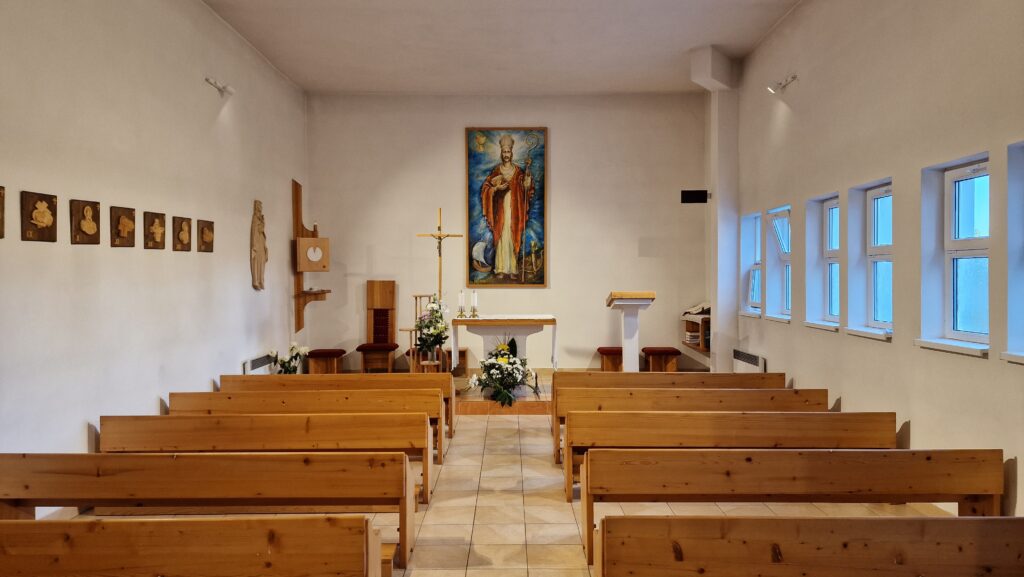 Interiér Kostola sv. Bystríka v Nemciach