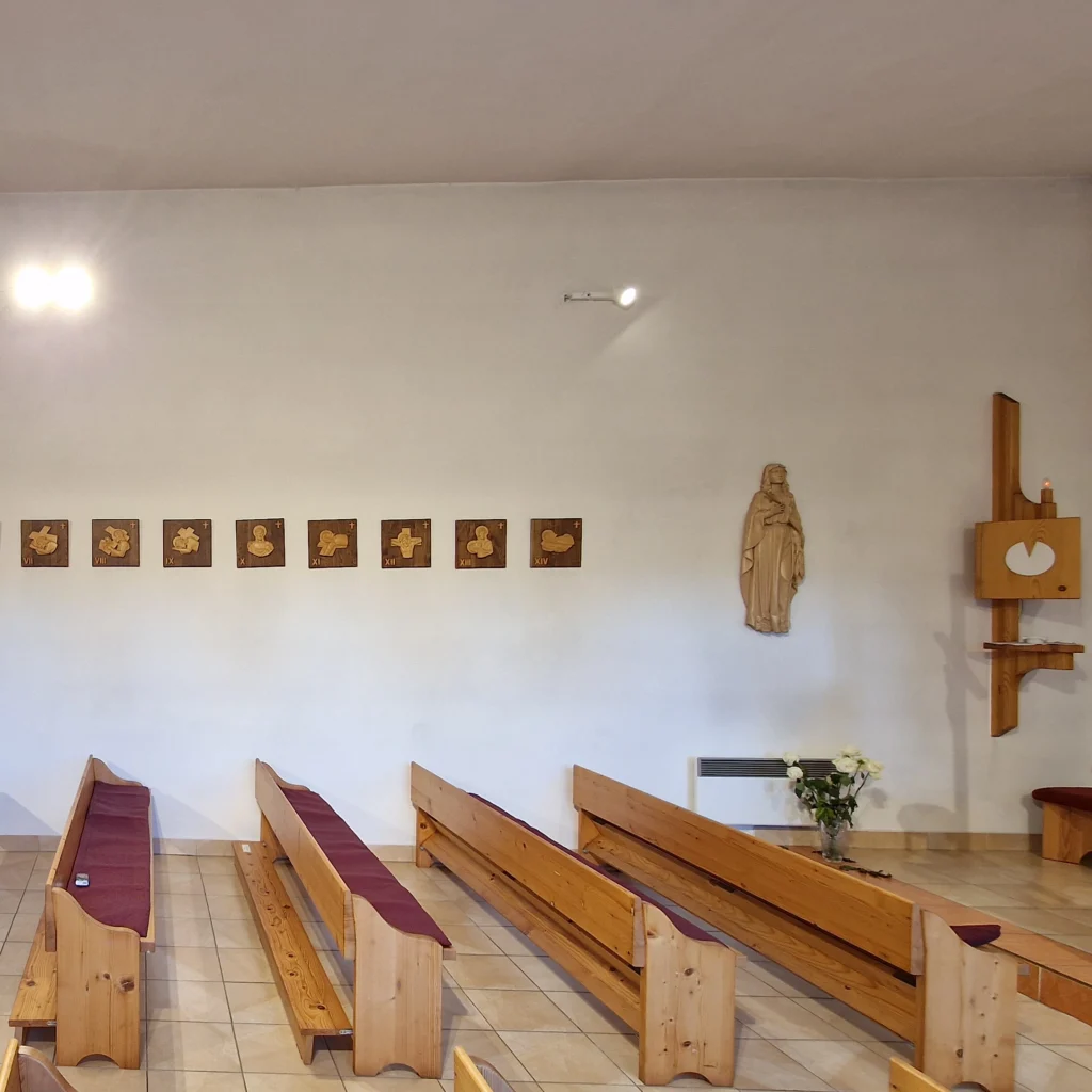 Zastavenia krížovej cesty v Kostole sv. Bystríka v Nemciach