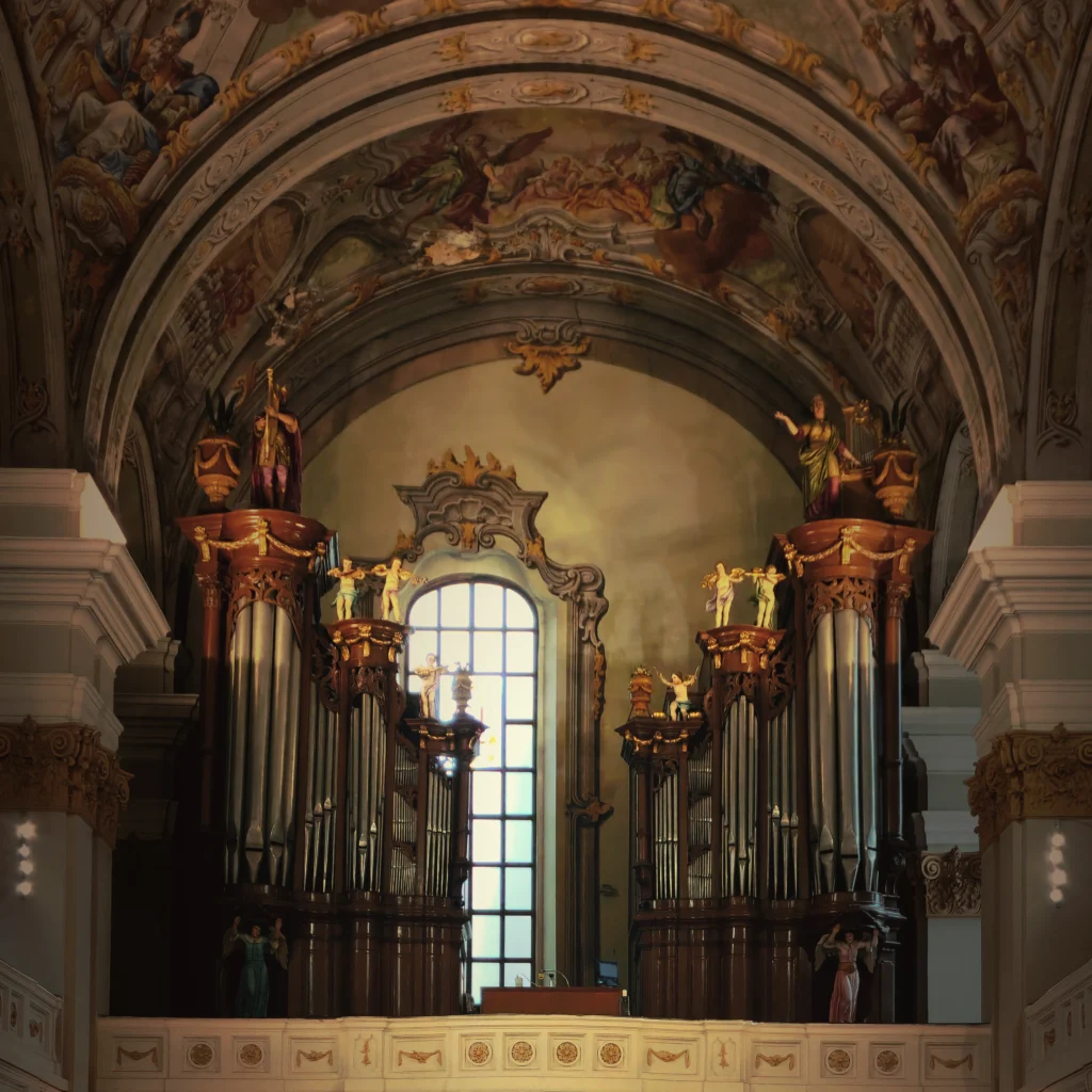 Organ Michala Podkonického z roku 1779 na hlavnom chóre farského kostola